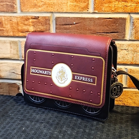 Harry Potter Hogwarts Express Crossbody Bag - Picture 1 of 9